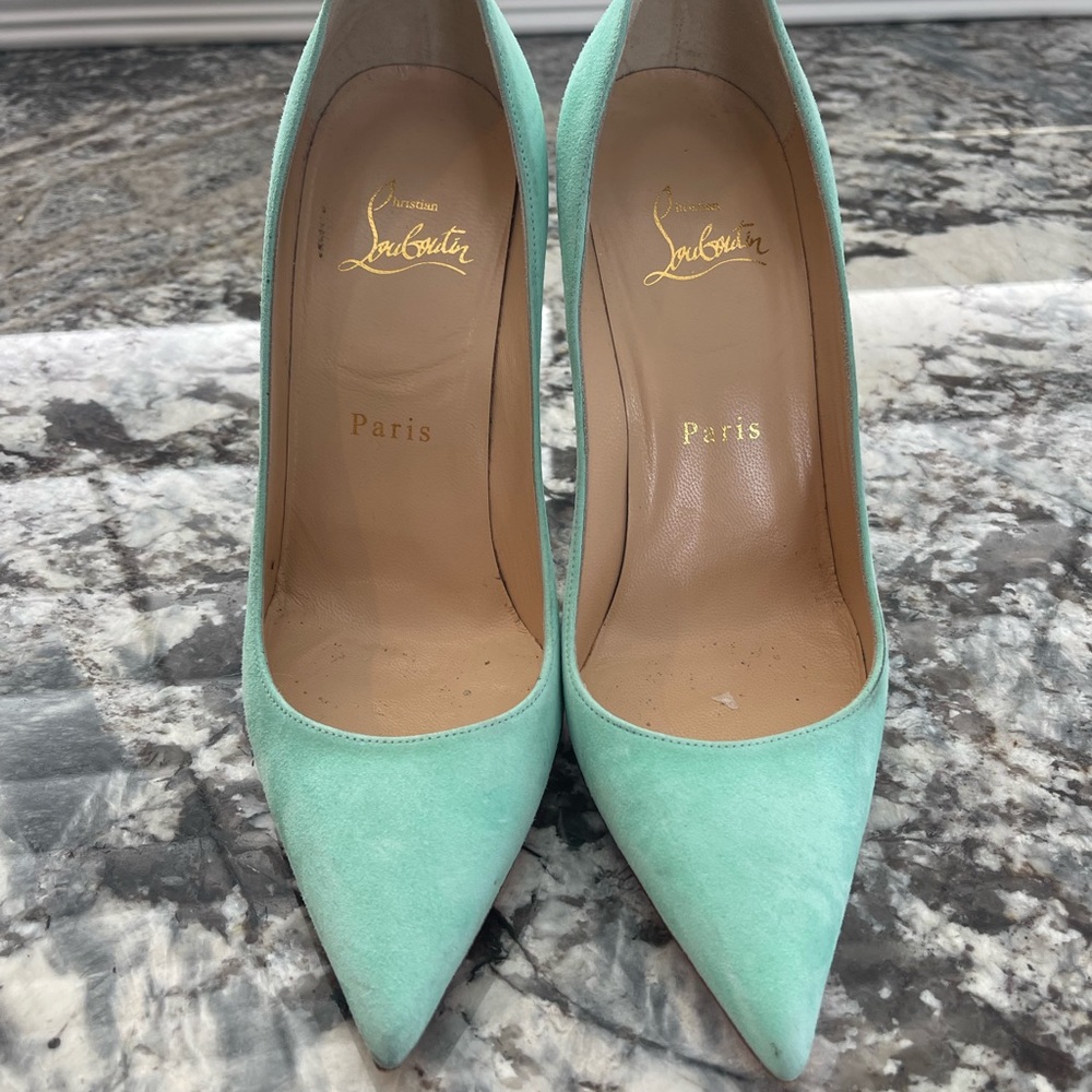Stunning Christian Louboutin Pumps